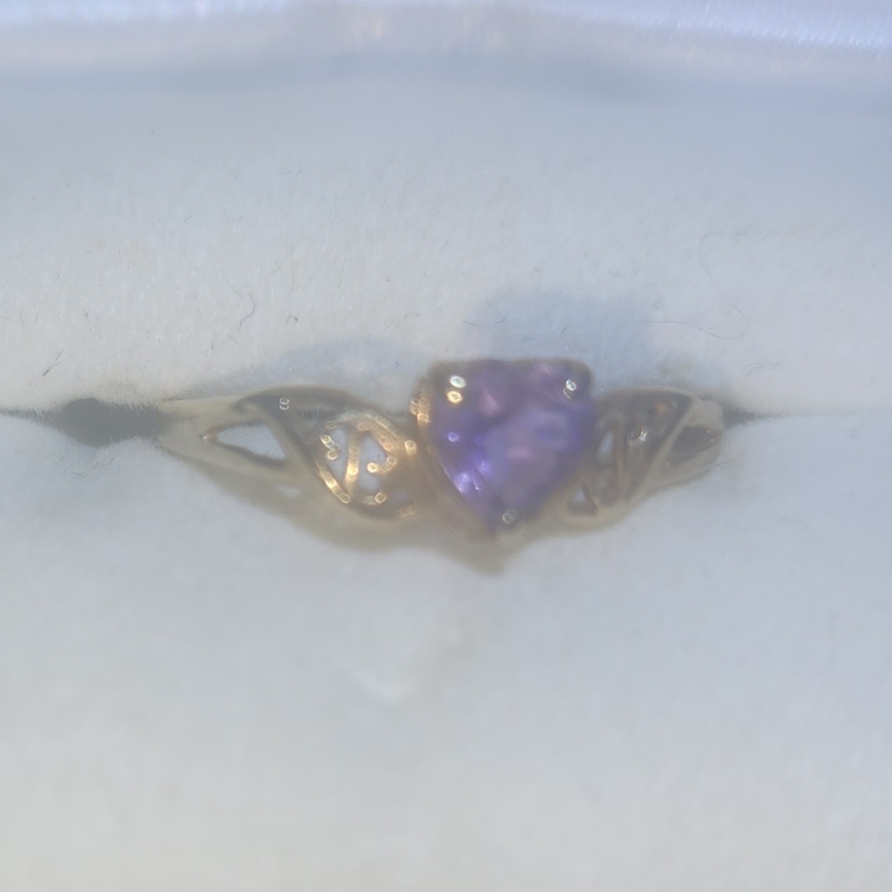 10kt Gold Heart Ring with Amethyst - Picture 15 of 15
